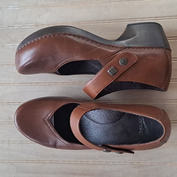 Dansko Cordovan Burnished Full Grain  Leather Mary Jane Clogs Comfort Sz 41 - Picture 1 of 12